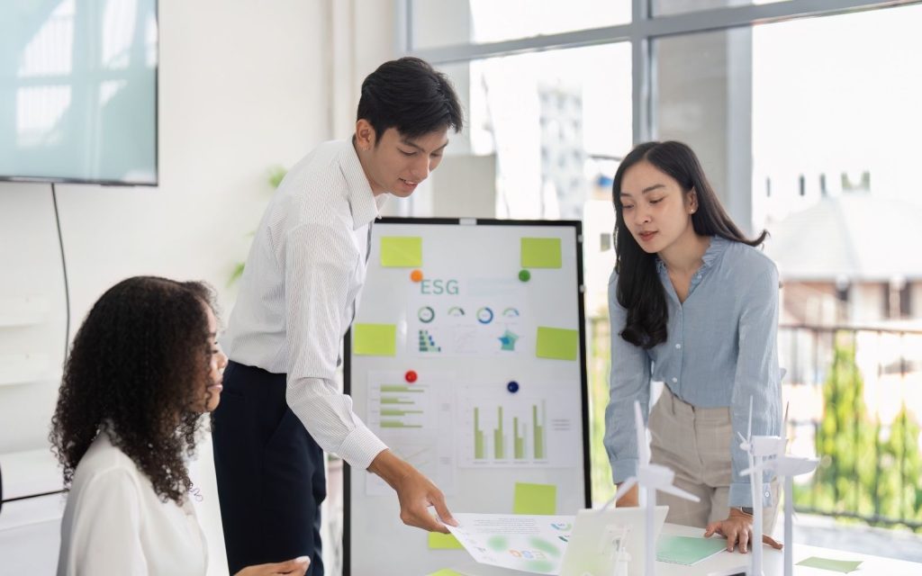 Mastering 2025 ESG Compliance in Hong Kong Finance: The Critical Role of Media Intelligence 1679091c5a880faf6fb5